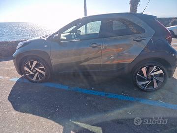 Toyota Aygo X 1.0 Lounge Automatica