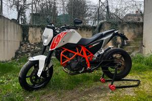 KTM Duke 690 ABS – A2