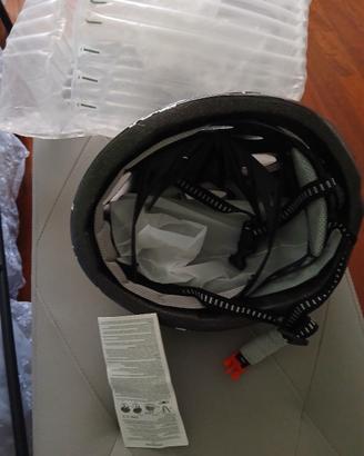 casco per monopattini o bicicletta elettrica