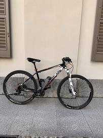 Mountainbike MTB KTM ammortizzazione frontale