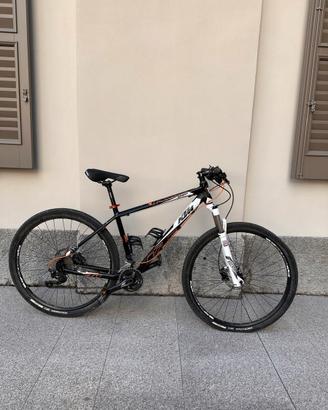Mountainbike MTB KTM ammortizzazione frontale