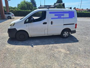 nissan 200 nv