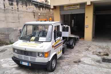 carroattrezzi patente B Mercedes scarrabile idraul