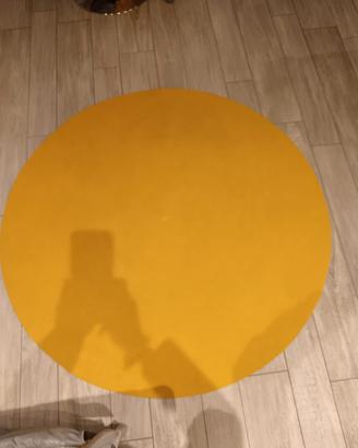 tappeto giallo 