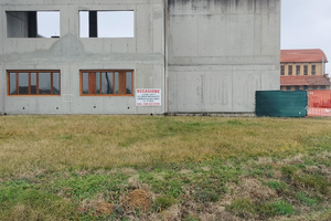 6000 MT quadri terreno con capannone in costruzion