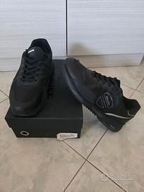 sneakers blauer nere