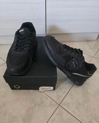 sneakers blauer nere