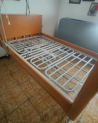 Letto ortopedico elettrico e Cassettone vintage
