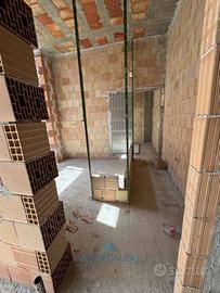 Immobile di 1830 m² a San Marcellino