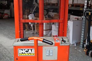 Transpallet a colonna elettrico solleva 2,8 mt