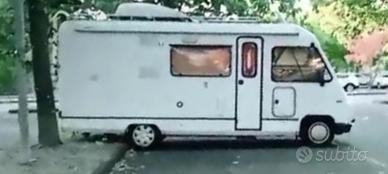 camper d'epoca completo di tutto