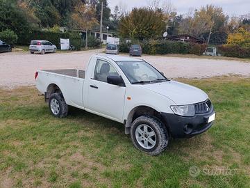 Mitsubishi L200 2.5 DID 4WD RD LOCK Cassone 2,20 m