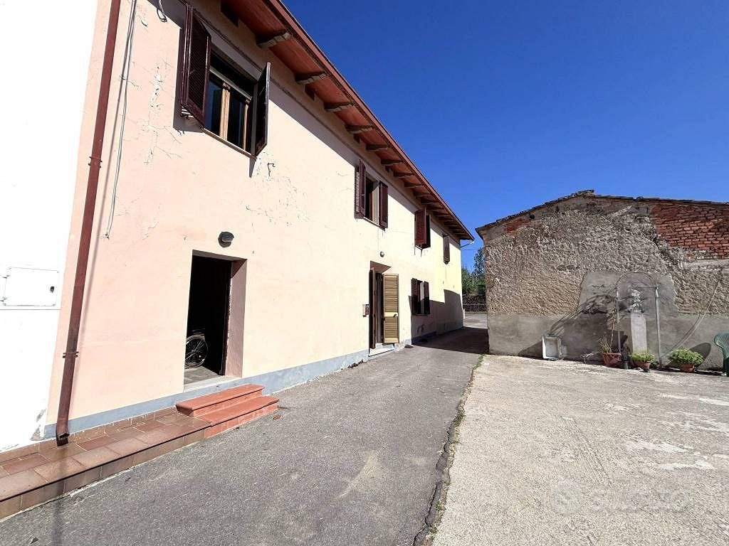 Rustico / Casale di 190 m² con più di 5 locali e b - Vista 3
