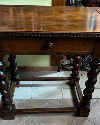 Tavolo in noce antico con bandelle laterali