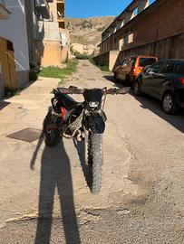 Moto da enduro 50 targata Malaguti