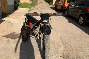 Moto da enduro 50 targata Malaguti