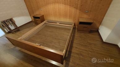 letto matrimoniale con comodini 