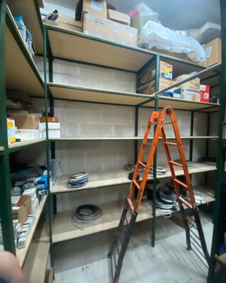Scaffali uso deposito