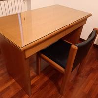 Scrivania in legno