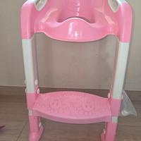 Riduttore wc con scaletta per bambina