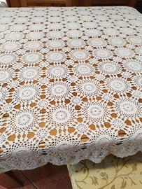 tovaglia tavolo lavorato a mano 