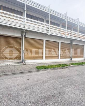 Locale commerciale a Vajont