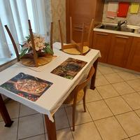 cucina marca Euromobil 260x285 con tavolo e sedie