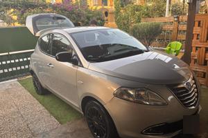 Lancia Y