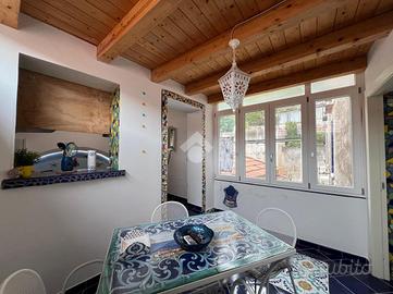 3 LOCALI A VIETRI SUL MARE