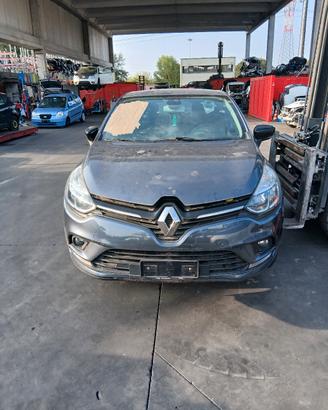 Renault clio 4 seria solo ricambi!!!!