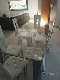 Tavolo soggiorno con sedie