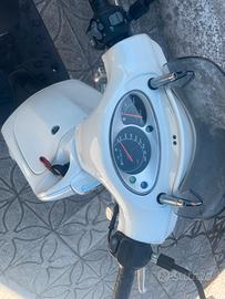 Aprilia scarabeo -ciclomotore x ricambi