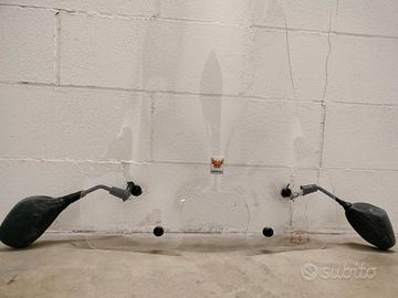 PARAVENTO PARABREZZA ISOTTA + ATTACCHI PEUGEOT TWE