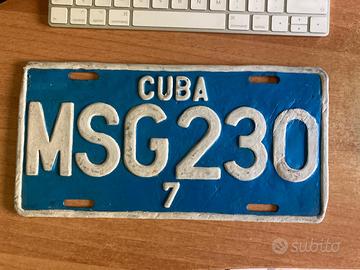 Targa auto d’epoca cubana