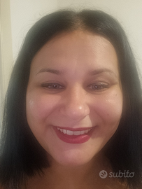 Ragazza rumena laureata in giurisprudenza