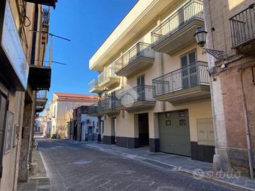 NEGOZIO A SANTA MARIA A VICO