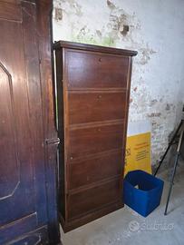 Mobili e attrezzature palestra finestre