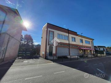 NEGOZIO A BESANA IN BRIANZA