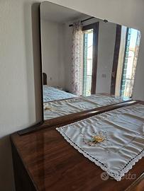 Cassettiera con specchio