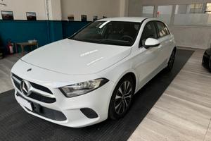 Mercedes Classe A 180d Navi CarPlay Cerchi 17