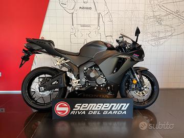 Honda CBR 600 RR Mat Black