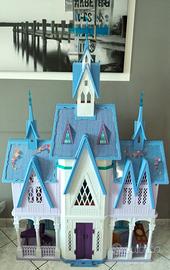 castello Frozen con personaggi e mini castello