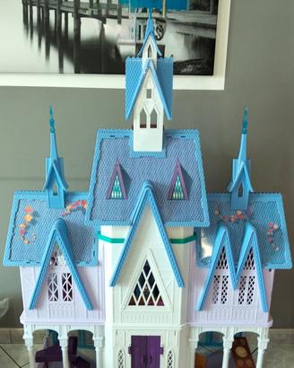 castello Frozen con personaggi e mini castello