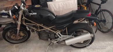 Ducati Monster 900