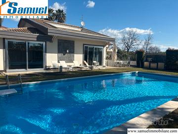 Mascali, lussuosa villa con piscina (CT)