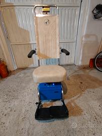 Montascale a ruote anche per scale curve