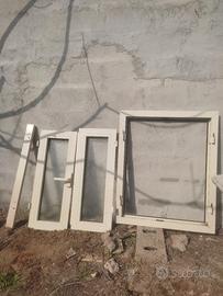 Infissi in alluminio bianco.