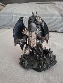 Drago Nero con Armatura Gotico da Collezione