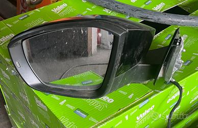 Specchietto sinistro T Roc anno 2019