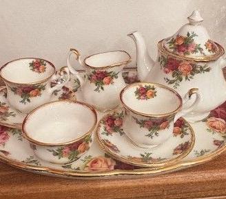 Servizio da the + vassoio miniatura Royal Albert